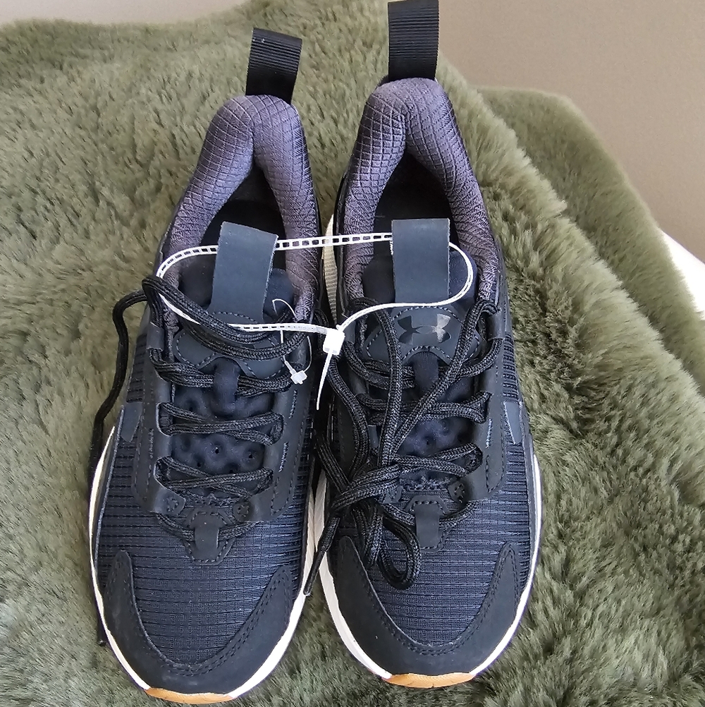 Black Under Armour Hovr Mega 2